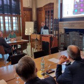 Begrüßung durch Herrn Regierungspräsidenten Florian Luderschmid